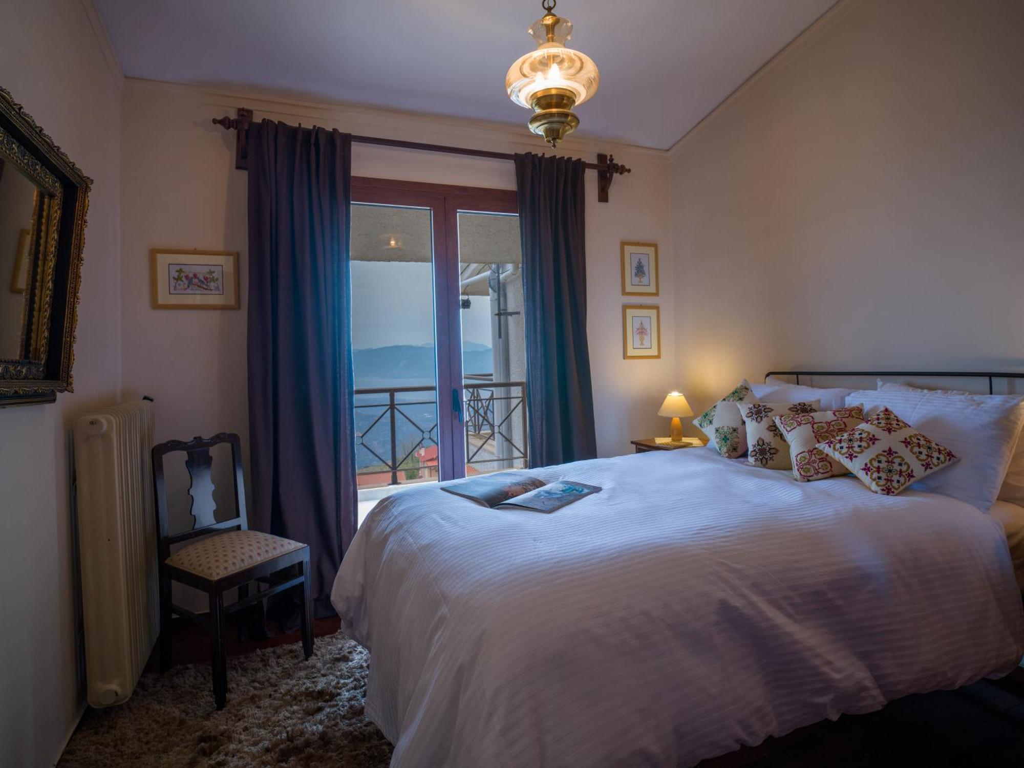 Traditional Luxury Villa Armonia Aigio Exterior foto