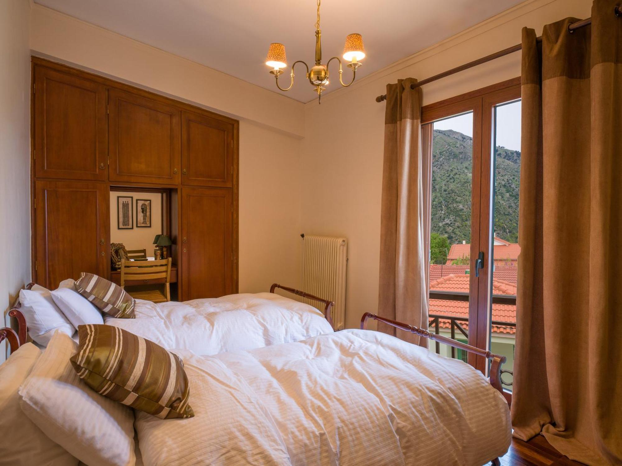 Traditional Luxury Villa Armonia Aigio Exterior foto